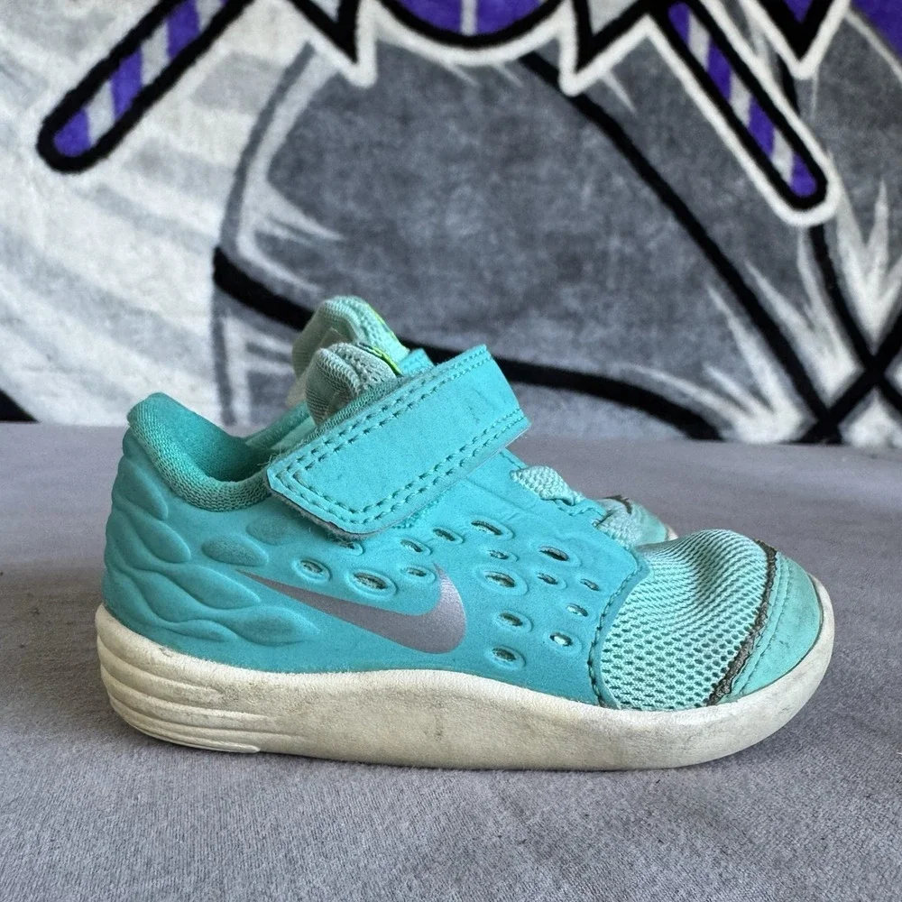 Size 4c -‎ Nike Stelos Green Hook & Loop Mesh Toddler Sneakers 844977-300